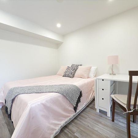 Cozy Room With Private Bath Near Don Mills Subway Toronto Exterior foto